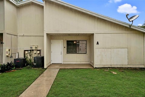 Touwnhouse à vendre à West Palm Beach, Floride: 2 chambres, 82.5 m2 № 1921902 - photo 1