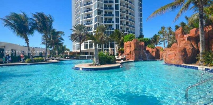 Студия в кондо в Санни-Айлс-Бич, Флорида № 1959695