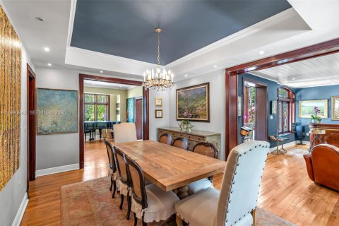 Casa en venta en Miami, Florida, 5 dormitorios, 396.6 m2 № 2056869 - foto 9