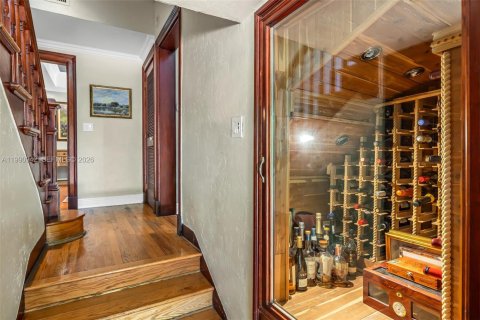 Casa en venta en Miami, Florida, 5 dormitorios, 396.6 m2 № 2056869 - foto 10