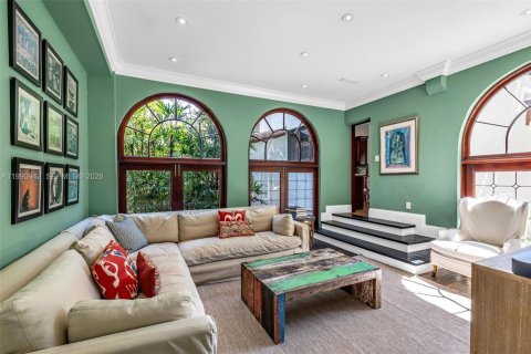 Casa en venta en Miami, Florida, 5 dormitorios, 396.6 m2 № 2056869 - foto 8