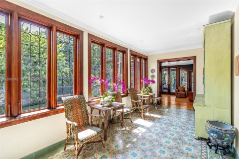 Casa en venta en Miami, Florida, 5 dormitorios, 396.6 m2 № 2056869 - foto 5