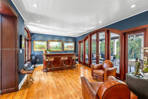 Casa en venta en Miami, Florida, 5 dormitorios, 396.6 m2 № 2056869 - foto 6