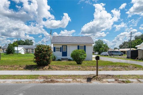 House in Lake Wales, Florida 2 bedrooms, 63.55 sq.m. № 2224710
