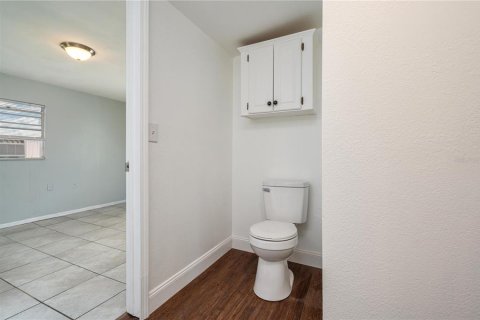House in Lake Wales, Florida 2 bedrooms, 63.55 sq.m. № 2224710 - photo 11