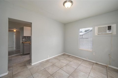 House in Lake Wales, Florida 2 bedrooms, 63.55 sq.m. № 2224710 - photo 7