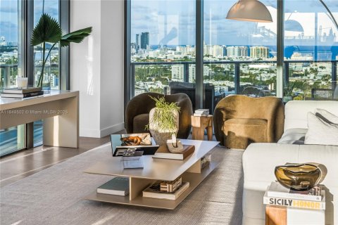 Condominio en venta en Miami Beach, Florida, 2 dormitorios, 129.04 m2 № 1857045 - foto 7