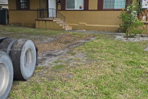 Commercial property in Miami, Florida 147.16 sq.m. № 2041975 - photo 5