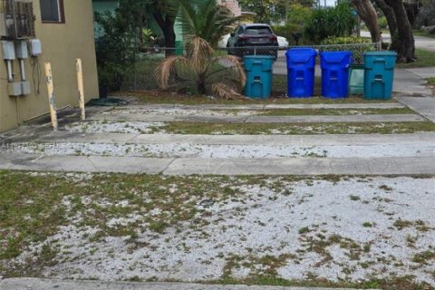 Commercial property in Miami, Florida 147.16 sq.m. № 2041975 - photo 8