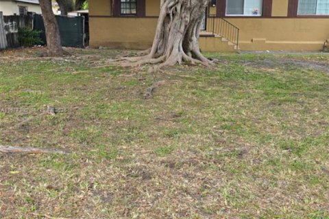 Commercial property in Miami, Florida 147.16 sq.m. № 2041975 - photo 3