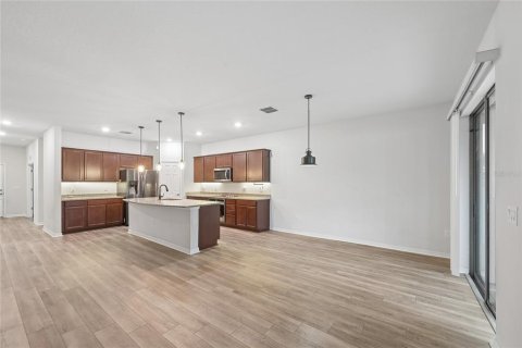 House in Riverview, Florida 4 bedrooms, 264.49 sq.m. № 2152322 - photo 8