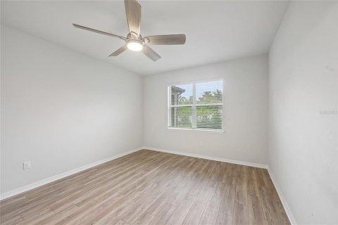 House in Riverview, Florida 4 bedrooms, 264.49 sq.m. № 2152322 - photo 18