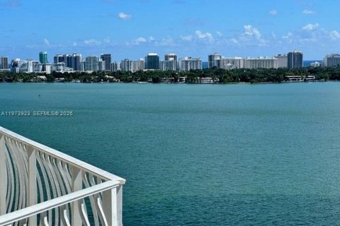 Condo à North Bay Village, Floride, 2 chambres  № 2249364