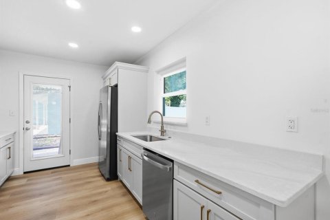 Casa en venta en Tampa, Florida, 3 dormitorios, 135.17 m2 № 2349594 - foto 15