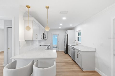 Casa en venta en Tampa, Florida, 3 dormitorios, 135.17 m2 № 2349594 - foto 13