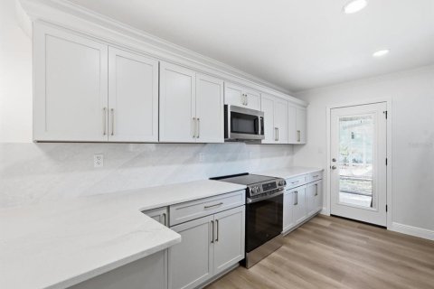 Casa en venta en Tampa, Florida, 3 dormitorios, 135.17 m2 № 2349594 - foto 16