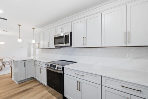 Casa en venta en Tampa, Florida, 3 dormitorios, 135.17 m2 № 2349594 - foto 20