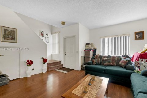 Touwnhouse à vendre à Deerfield Beach, Floride: 2 chambres, 139.73 m2 № 2070992 - photo 6