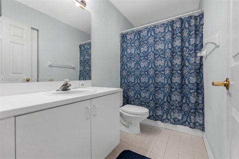 Touwnhouse à vendre à Deerfield Beach, Floride: 2 chambres, 139.73 m2 № 2070992 - photo 18