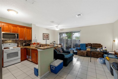 Touwnhouse à vendre à Deerfield Beach, Floride: 2 chambres, 139.73 m2 № 2070992 - photo 13