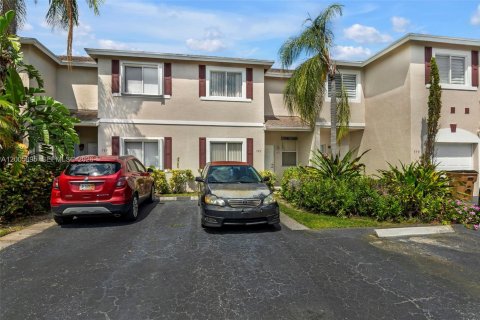 Touwnhouse à vendre à Deerfield Beach, Floride: 2 chambres, 139.73 m2 № 2070992 - photo 29