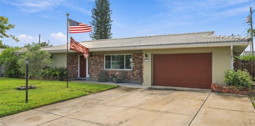 Villa ou maison à Seminole, Floride 3 chambres, 169.73 m2 № 2398817