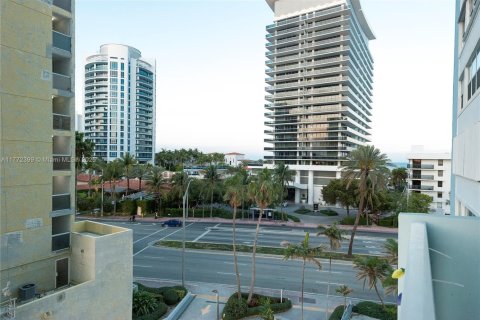 Condominio en venta en Miami Beach, Florida, 1 dormitorio, 79.43 m2 № 1864734 - foto 14
