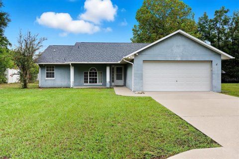 House in Inverness, Florida 3 bedrooms, 133.31 sq.m. № 1902377 - photo 1