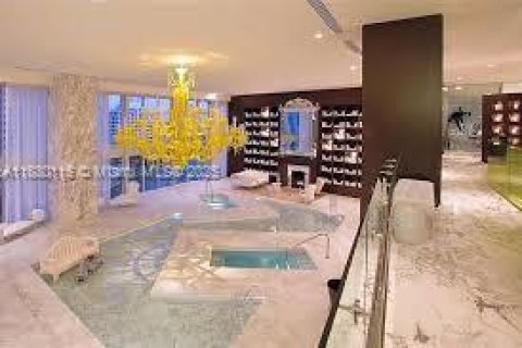 Condominio en alquiler en Miami, Florida, 1 dormitorio, 91.42 m2 № 1928841 - foto 5