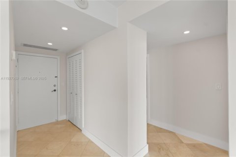 Copropriété à louer à Miami, Floride: 1 chambre, 82.31 m2 № 1987280 - photo 14