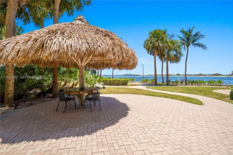 Copropriété à louer à Miami, Floride: 1 chambre, 82.31 m2 № 1987280 - photo 24