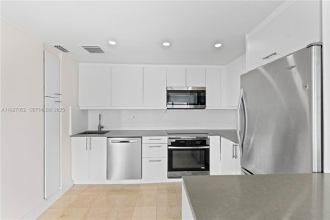 Copropriété à louer à Miami, Floride: 1 chambre, 82.31 m2 № 1987280 - photo 13