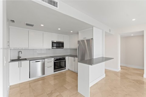 Copropriété à louer à Miami, Floride: 1 chambre, 82.31 m2 № 1987280 - photo 11