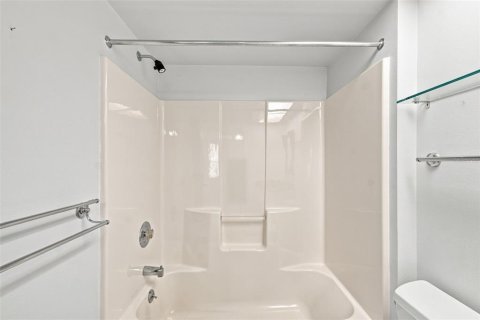 Villa ou maison à vendre à Tavares, Floride: 4 chambres, 155.89 m2 № 2342507 - photo 9