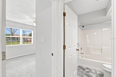 Villa ou maison à vendre à Tavares, Floride: 4 chambres, 155.89 m2 № 2342507 - photo 7