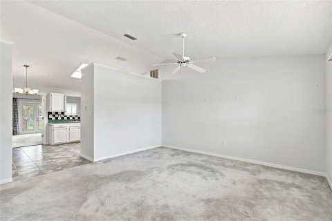 Villa ou maison à vendre à Tavares, Floride: 4 chambres, 155.89 m2 № 2342507 - photo 19