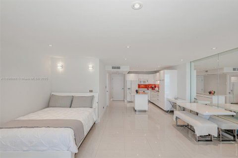 Condo in Miami Beach, Florida  № 1951118 - photo 9