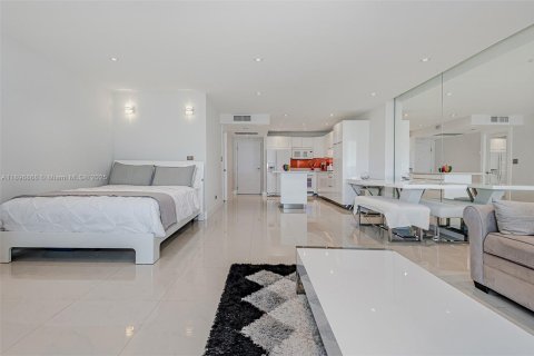 Condo in Miami Beach, Florida  № 1951118 - photo 7