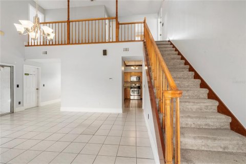 House in Orlando, Florida 4 bedrooms, 168.62 sq.m. № 1866501 - photo 5