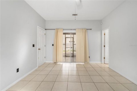 House in Orlando, Florida 4 bedrooms, 168.62 sq.m. № 1866501 - photo 13