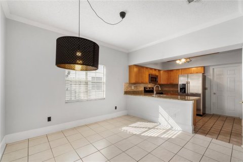 House in Orlando, Florida 4 bedrooms, 168.62 sq.m. № 1866501 - photo 6