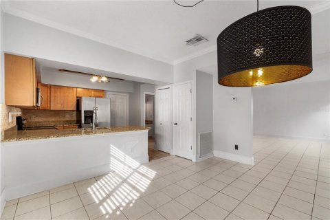 House in Orlando, Florida 4 bedrooms, 168.62 sq.m. № 1866501 - photo 7