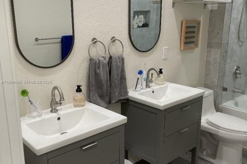 Купить виллу или дом в Майами-Гарденс, Флорида 3 комнаты, 275.73м2, № 2052713 - фото 20