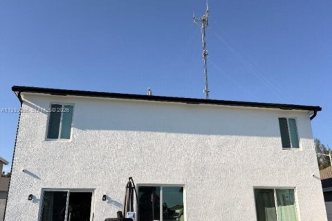 Купить виллу или дом в Майами-Гарденс, Флорида 3 комнаты, 275.73м2, № 2052713 - фото 7