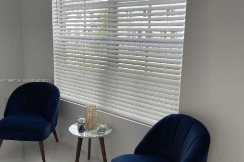 Купить виллу или дом в Майами-Гарденс, Флорида 3 комнаты, 275.73м2, № 2052713 - фото 25