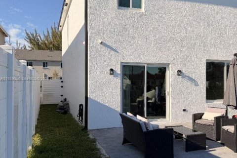 Купить виллу или дом в Майами-Гарденс, Флорида 3 комнаты, 275.73м2, № 2052713 - фото 6