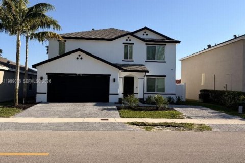 Купить виллу или дом в Майами-Гарденс, Флорида 3 комнаты, 275.73м2, № 2052713 - фото 2