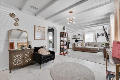 House in Jupiter, Florida 3 bedrooms, 127 sq.m. № 1799025 - photo 25