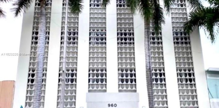 Propiedad comercial en Miami Beach, Florida № 976418