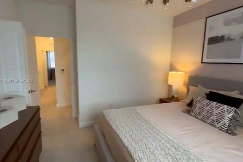 Townhouse in Miami, Florida 3 bedrooms, 129.41 sq.m. № 1728451 - photo 3